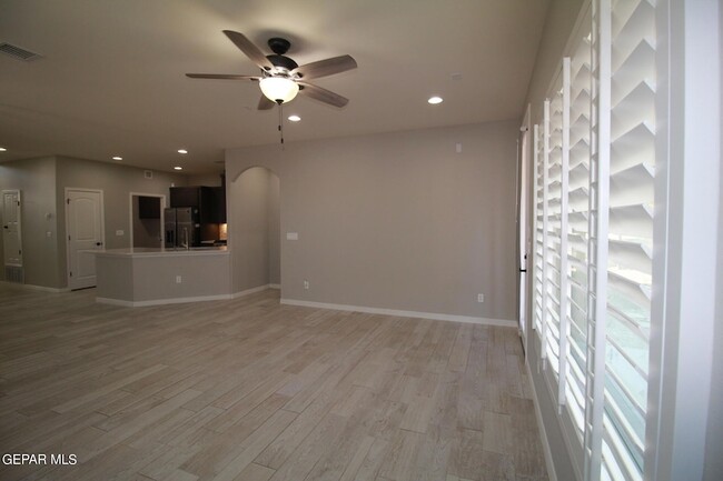 Building Photo - 509 Cedarwood Ave