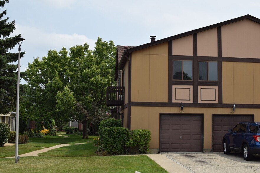 Building Photo - 1259 Inverrary Ln