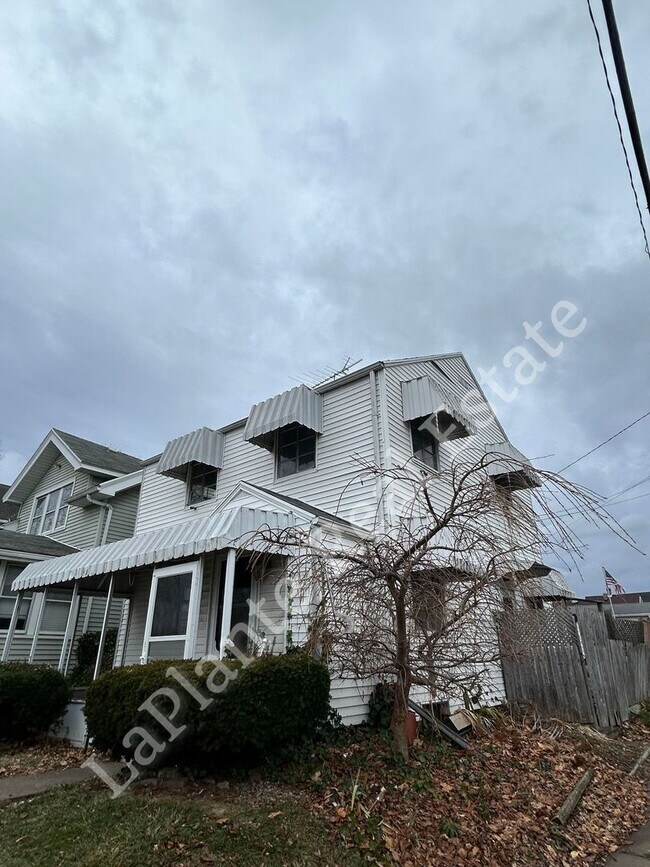 Building Photo - 1421 N Ravine Pkwy