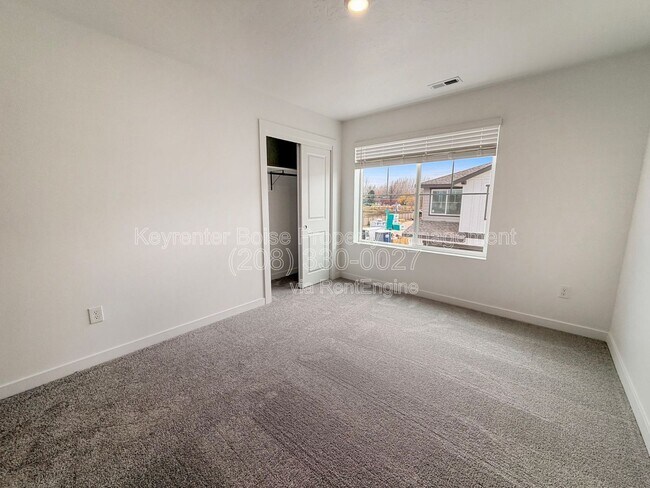 Building Photo - 4100 W Cirrus Ln