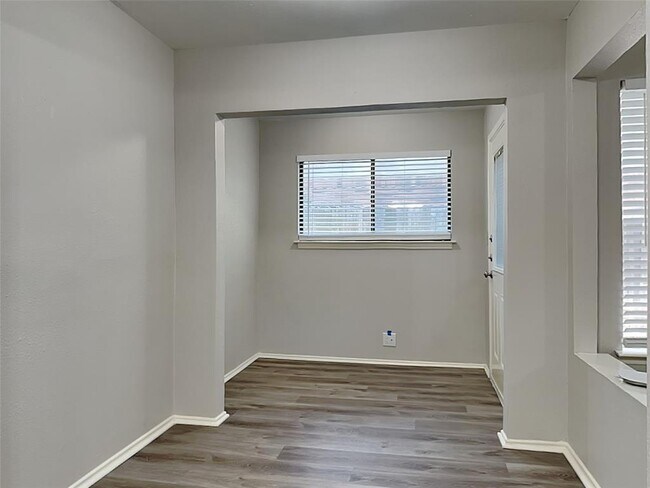 Building Photo - 1419 Dell Dale St