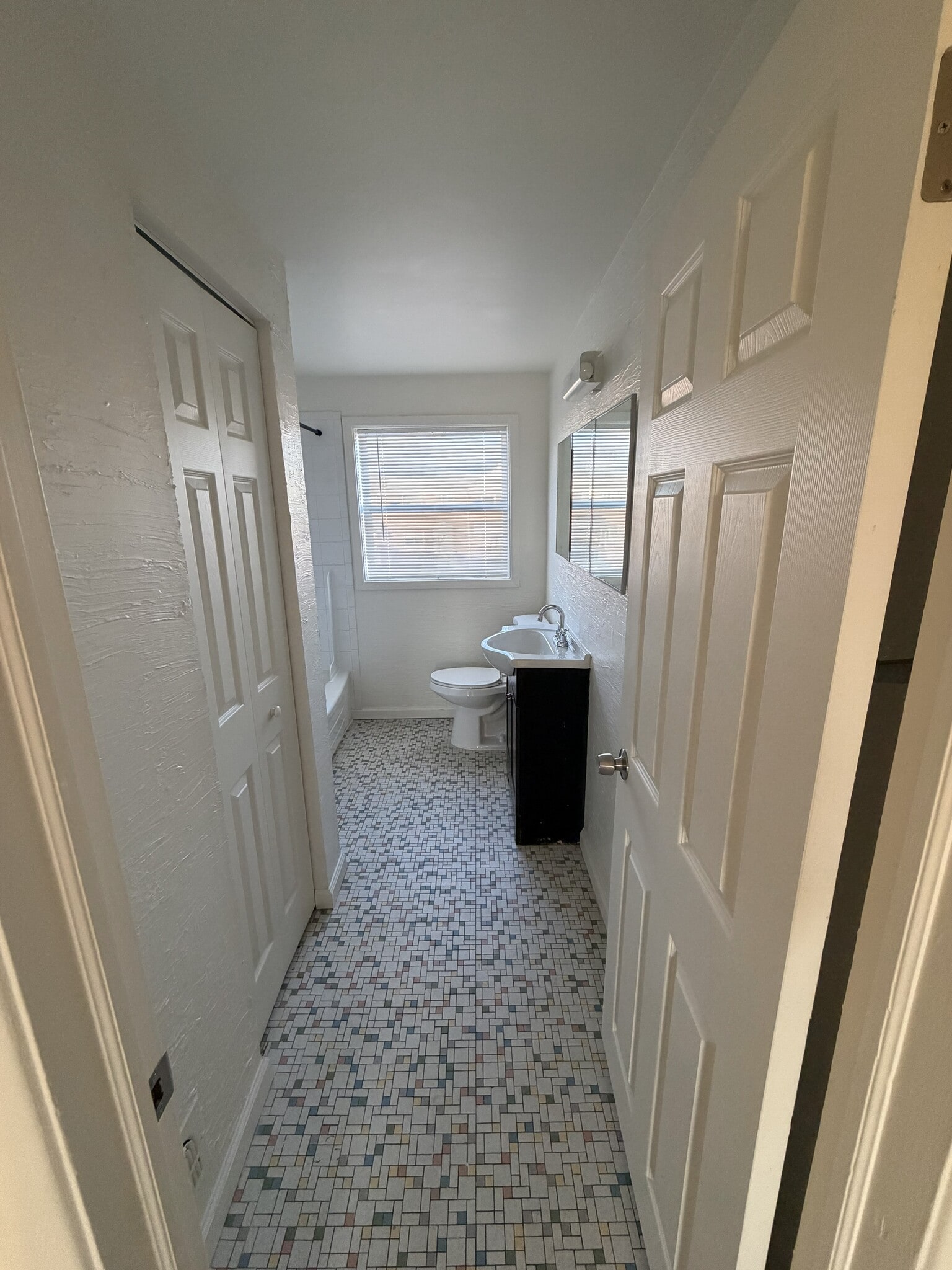 Building Photo - 7837 Kavanagh Rd