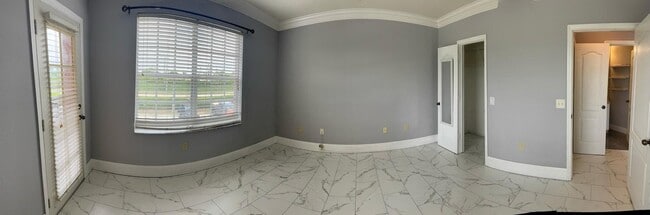 Building Photo - 504 Belmont Pl