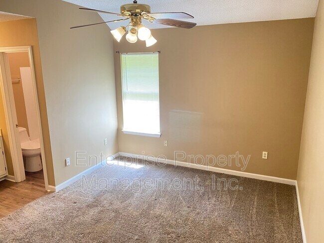 Building Photo - 4444 Longtree Cove