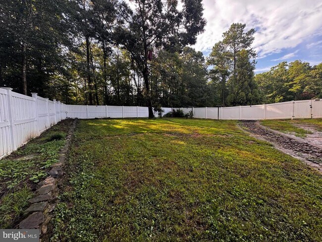 Building Photo - 23063 Pembrook Dr