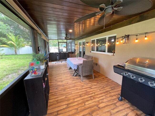 Building Photo - 13275 NE 4th Ave