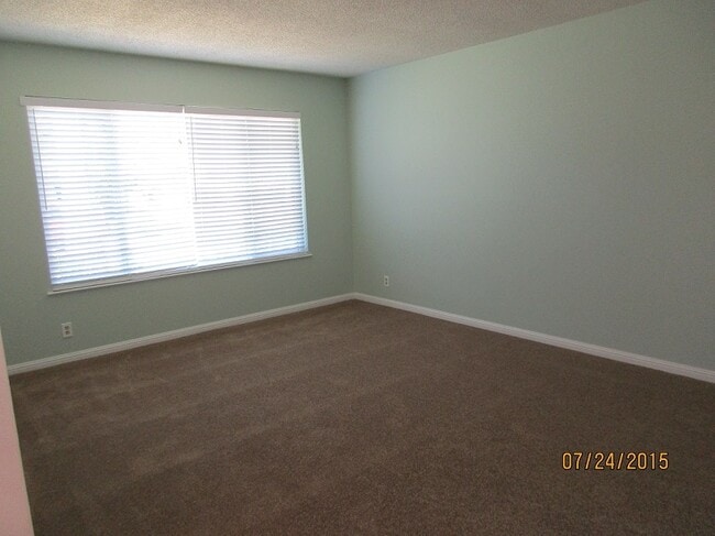 Building Photo - Adorable Home with Lots of Upgrades!