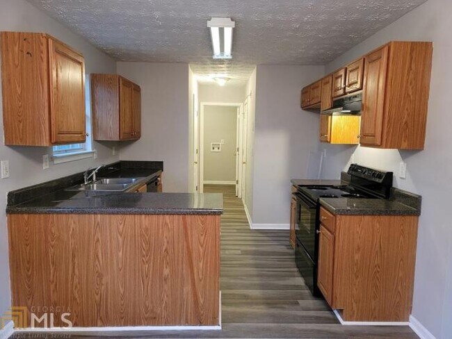 Building Photo - 4 bedroom in Atlanta GA 30349