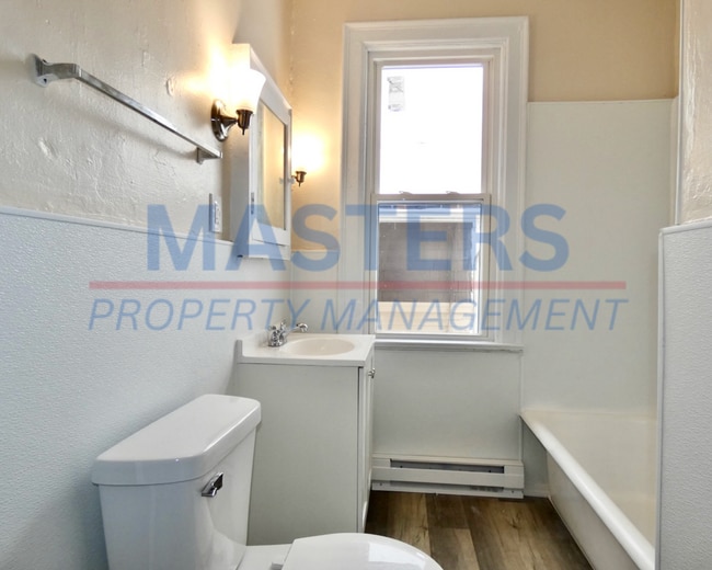 Building Photo - 425 Boston Pl