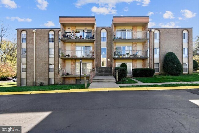 Primary Photo - 11907 Parklawn Dr