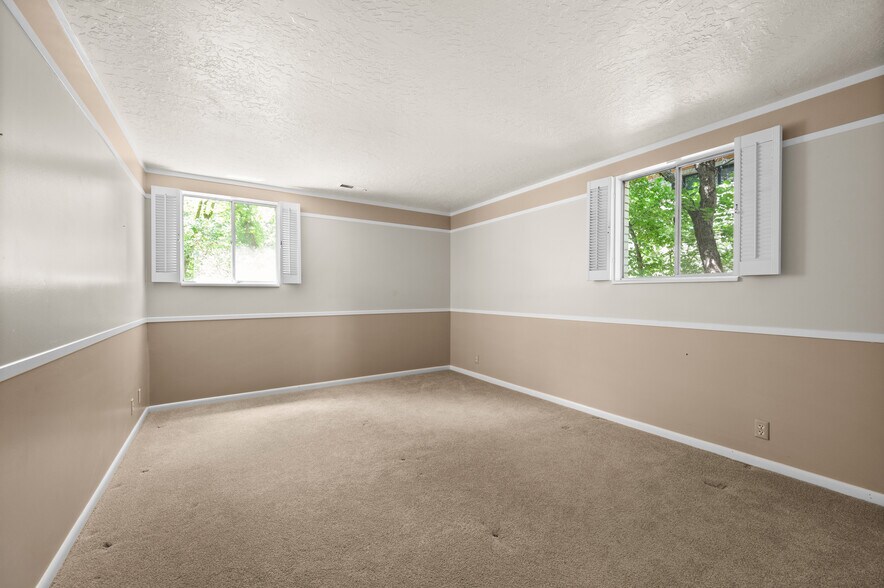Upstairs bedroom 2 - 1480 E Millbrook Way