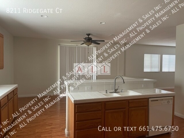 Building Photo - 8211 Ridgegate Ct