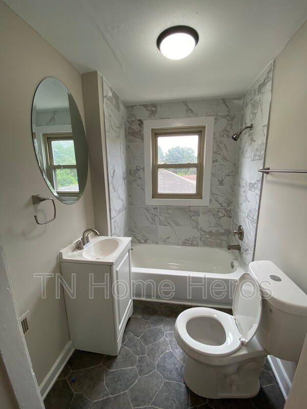 Building Photo - 2805 Ontario St