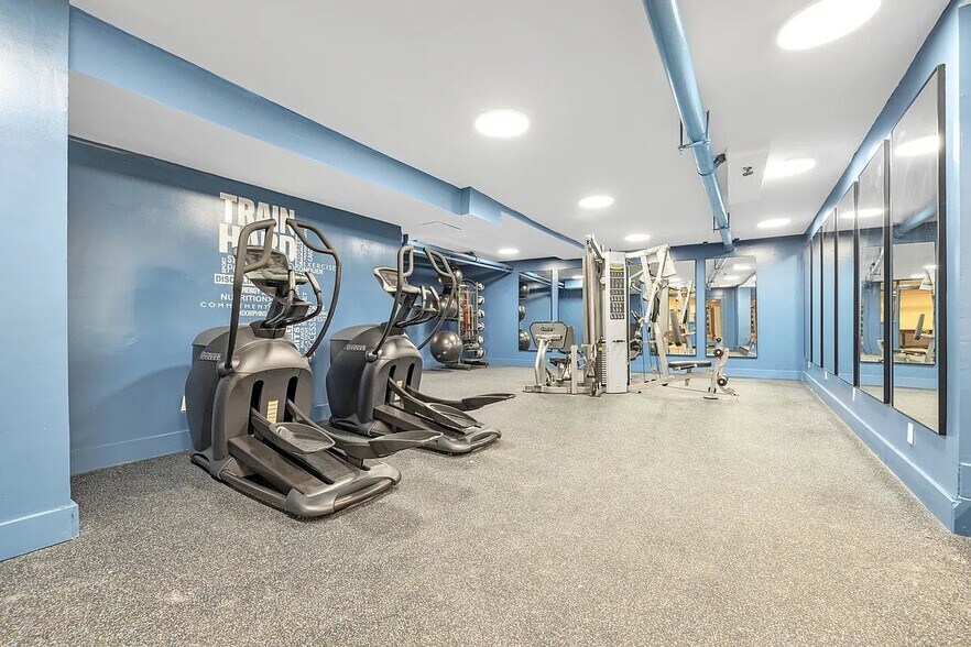 Building Photo - 247 W 63rd St