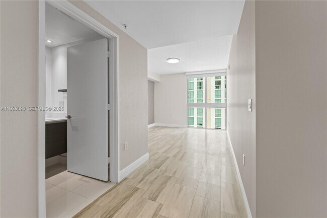 Building Photo - 300 Sunny Isles Blvd