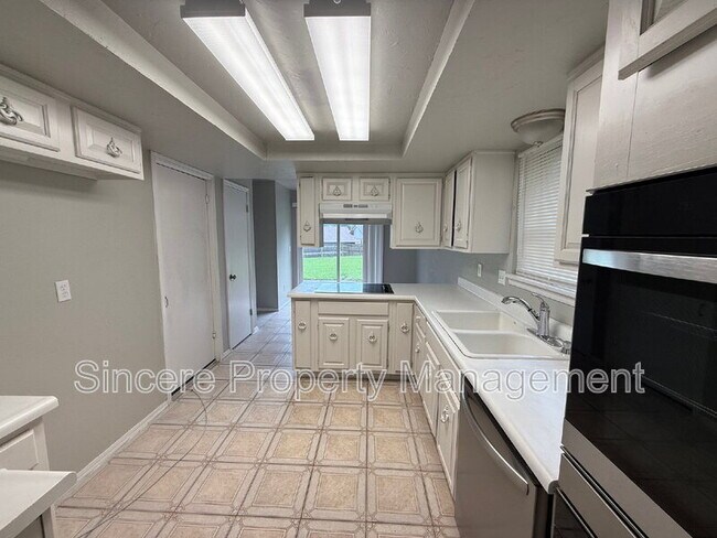 Building Photo - 11808 Biggs Cir