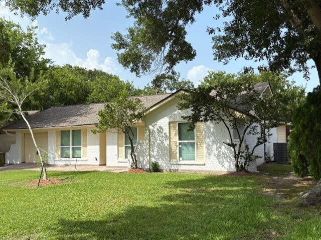 Building Photo - 12127 Rhinebeck Dr