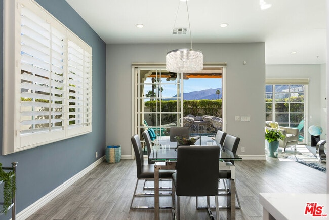 Building Photo - 546 N Indian Canyon Dr