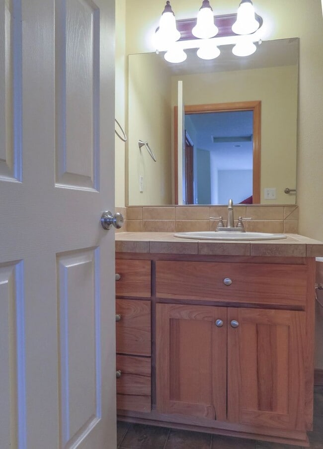 Building Photo - Master on Main- 3 Bedroom Plus 3 Bath Home...