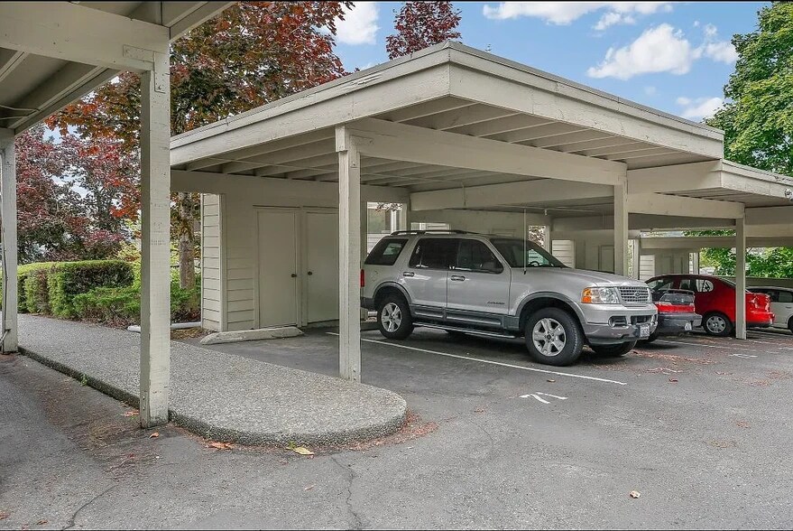 Building Photo - 7445 Old Redmond Rd