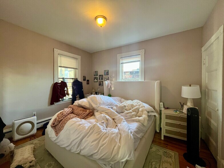 Building Photo - 803 Parker St