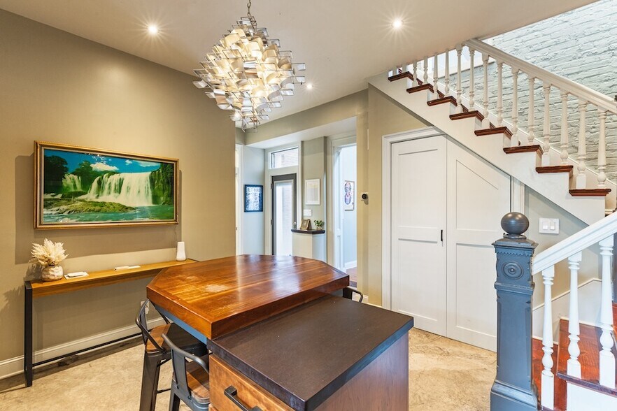 Building Photo - 717 Lampton St