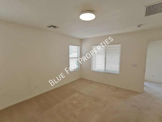 Building Photo - 7862 W Sacramento Hill Dr