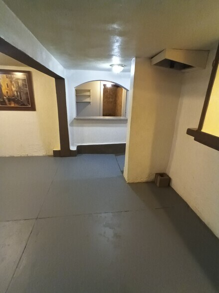 Building Photo - 2009 2nd St NE