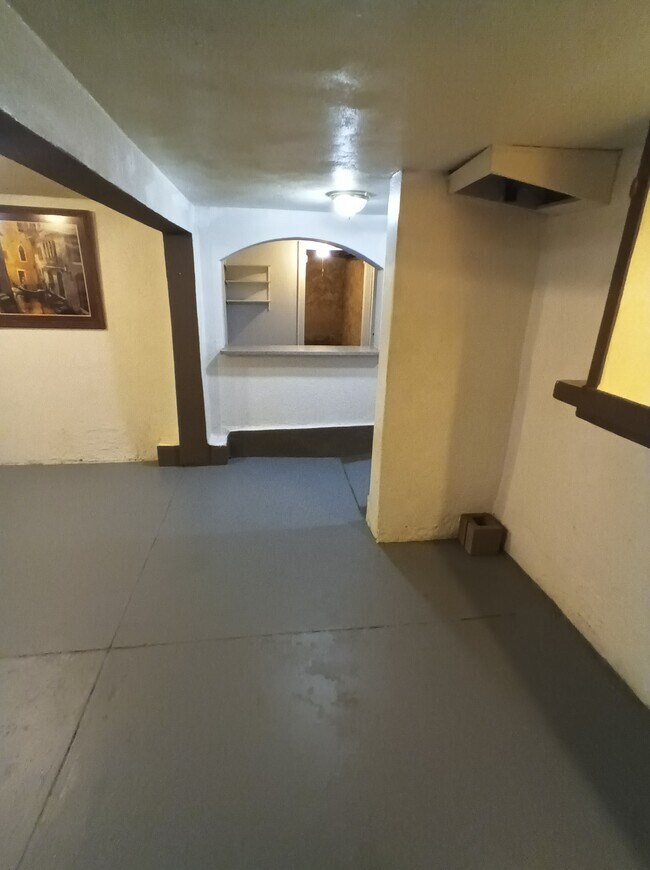 Building Photo - 2009 2nd St NE