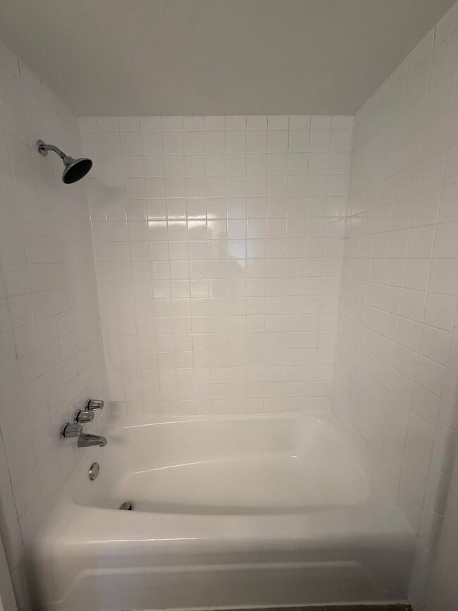 Building Photo - 24710 Glen Loch Dr