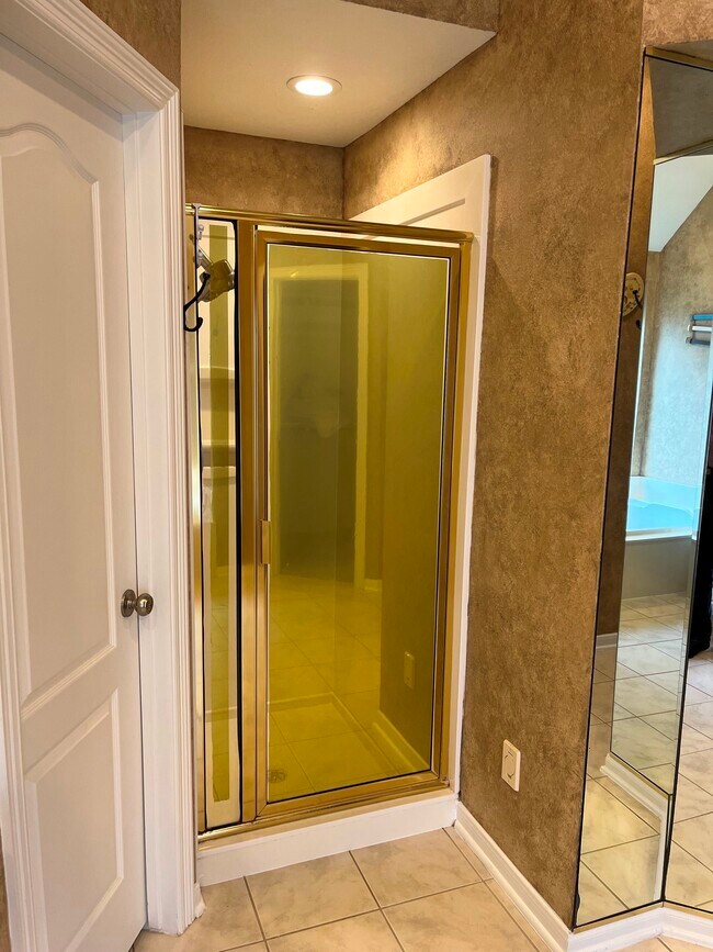 Building Photo - 21806 Silverpeak Ct