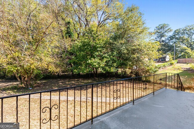 Building Photo - 4010 Emerald Lake Dr