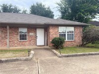Building Photo - 1211 Webhollow Cir