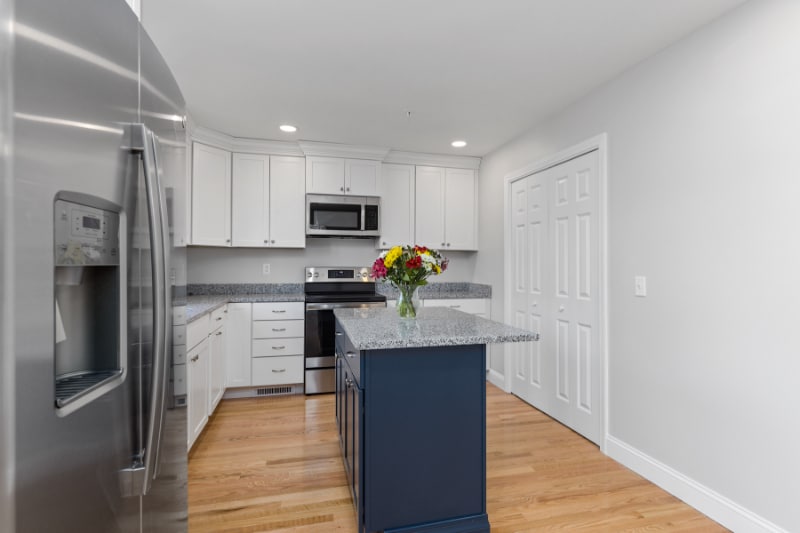 Building Photo - 23 Karatzas Avenue