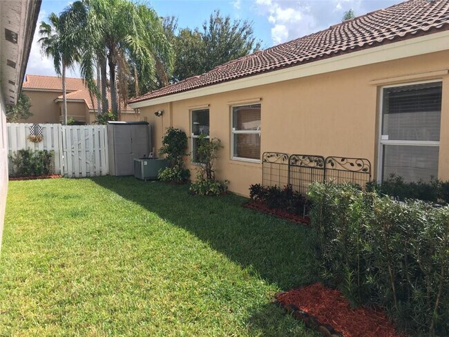 Building Photo - 160 NW 166th Ave