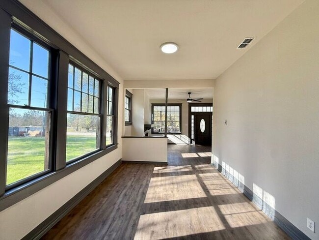 Building Photo - Beautiful 3-Bedroom, 1-Bath Home with Modern Updates!