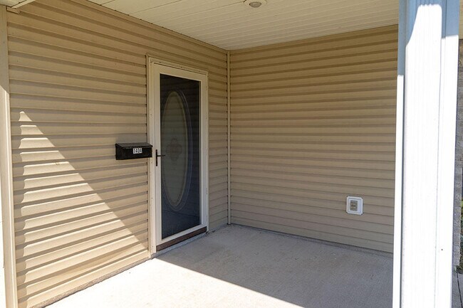 Building Photo - 1404 Jean Rae Dr