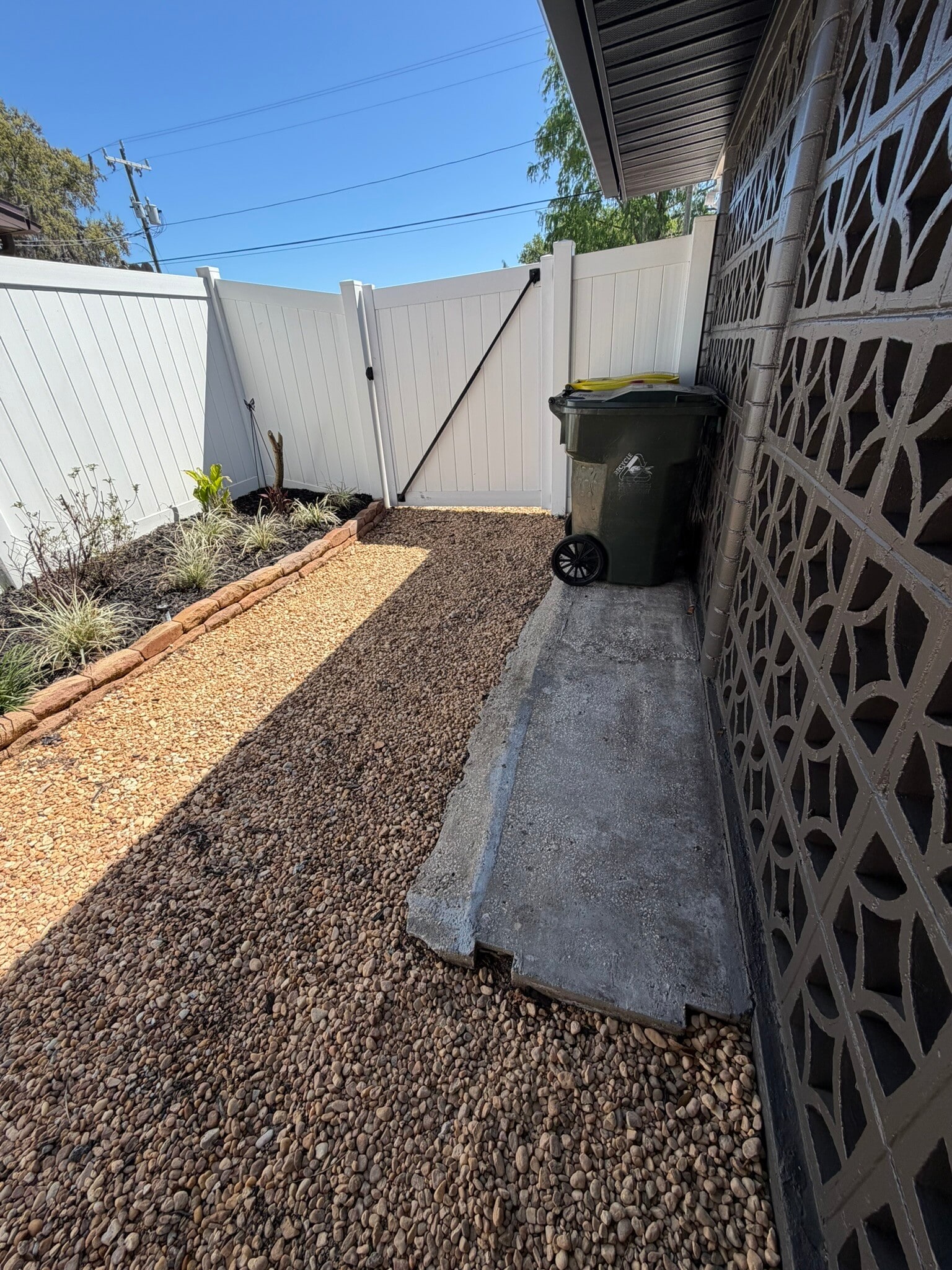 Building Photo - 268 2nd St