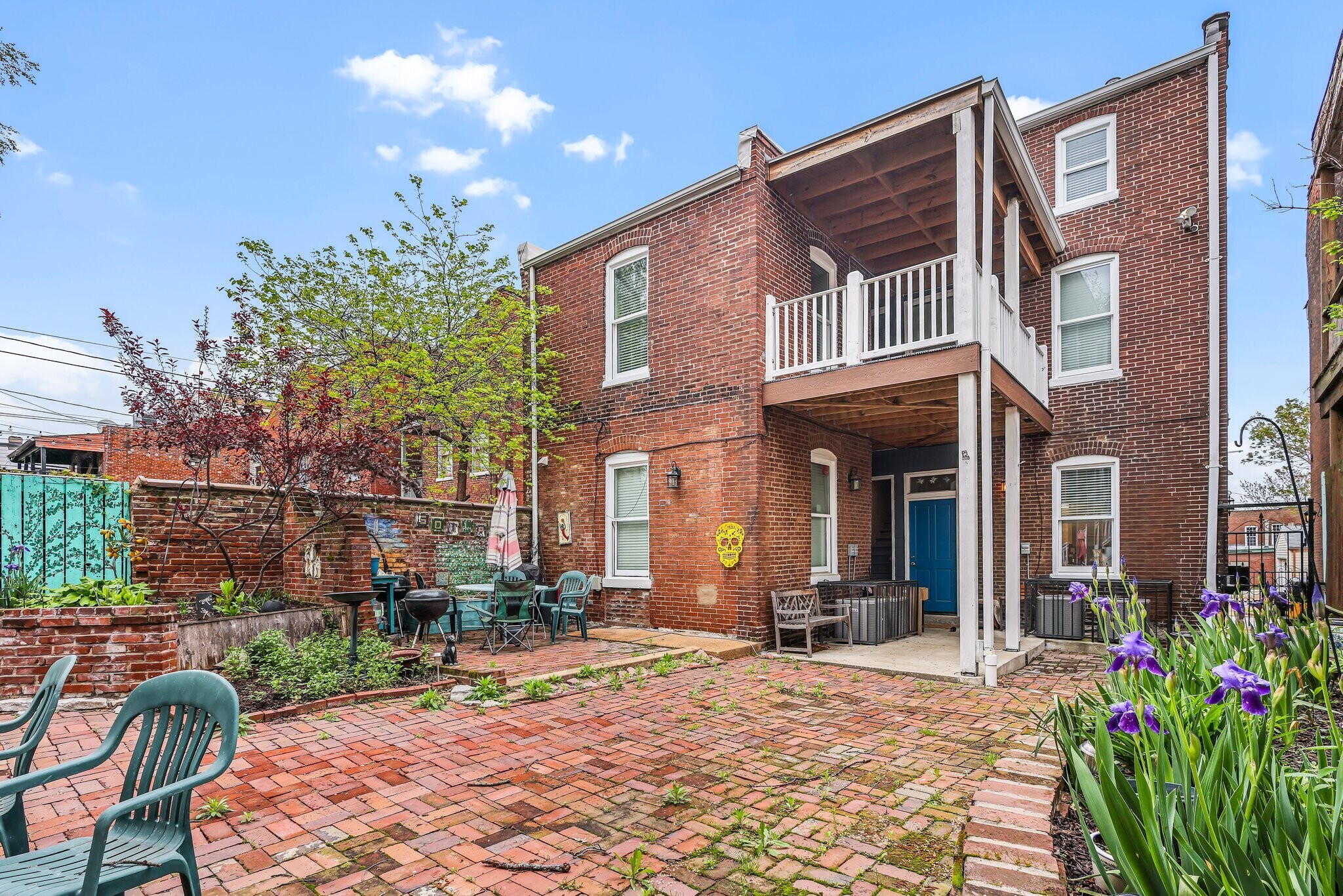 Building Photo - 2111 Menard St