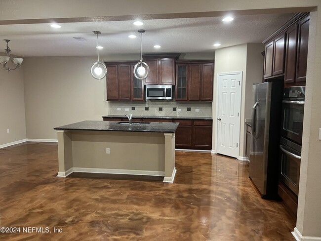 Building Photo - 5063 Johnson Creek Dr