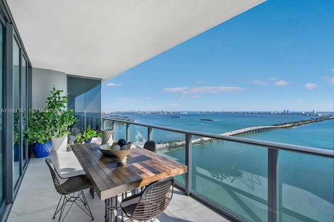 Building Photo - 3131 NE 7th Ave