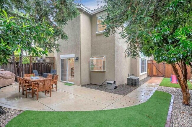 Building Photo - 3-Bed Bright Morgan Hill Home in a Desirable Neighborhood
