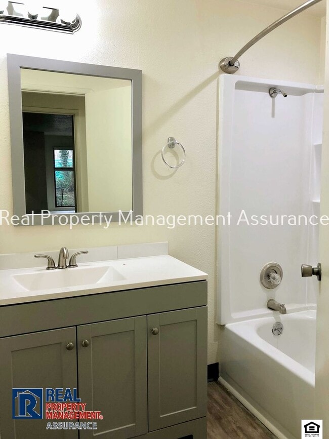 Building Photo - 7081 SW Montauk Cir