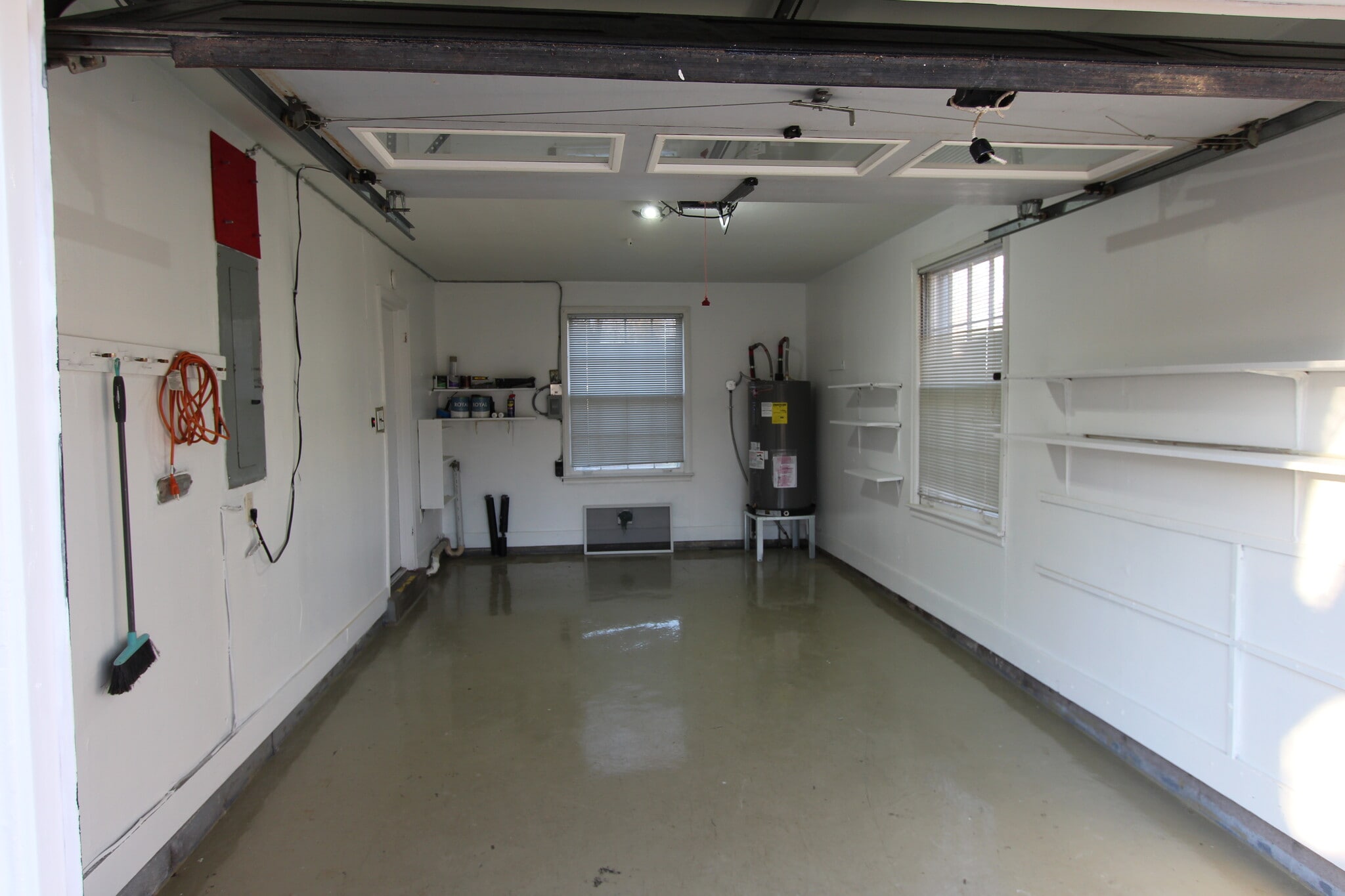 Building Photo - 2313 Ingleside Dr