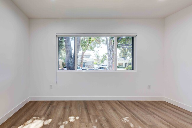 Building Photo - 1613 N Niagara St