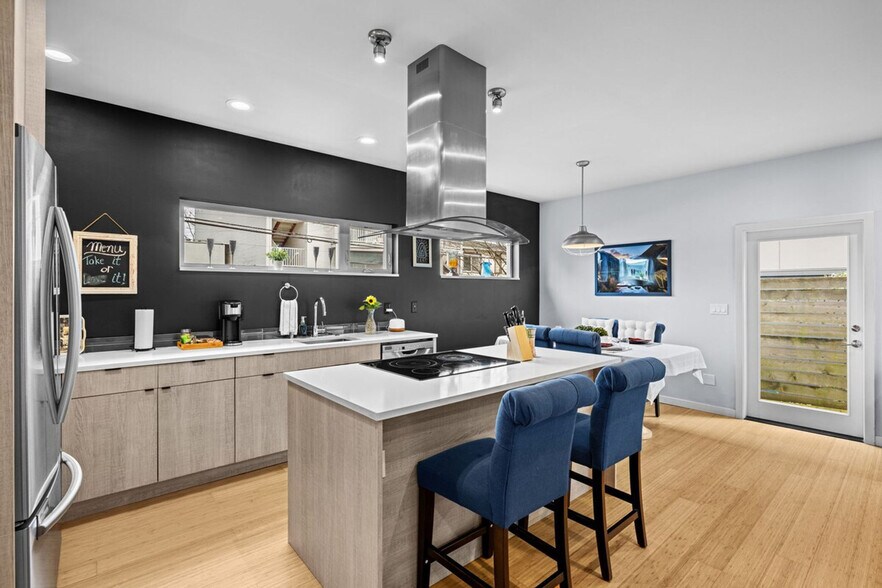 Building Photo - 4036 Linden Ave N