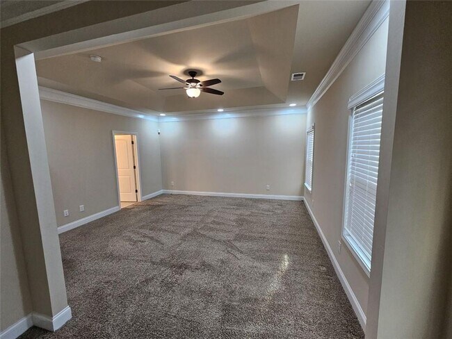 Building Photo - 10 Creekview Dr