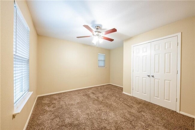 Building Photo - 2809 E 22nd St