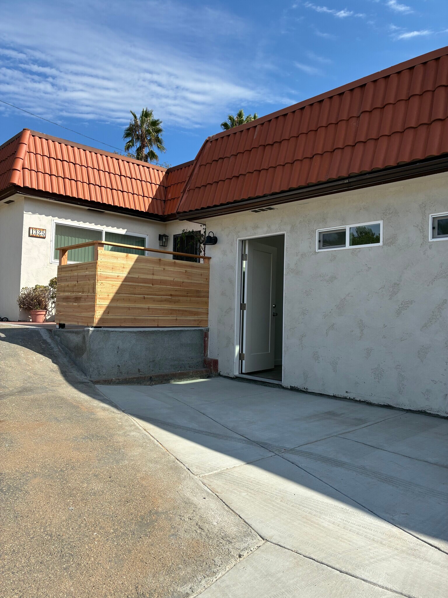 Building Photo - 1327 Hygeia Ave