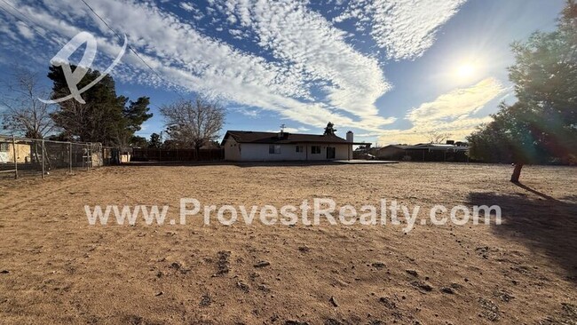 Building Photo - 20816 Yucca Loma Rd